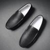 Sommer Neueste Herren Slipper Bequeme Echtleder Flats Freizeitschuhe Herren Atmungsaktive Slip-On Weiche Fahrschuhe Mokassins 2022