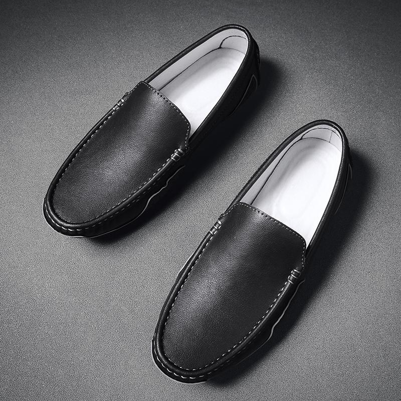 Sommer Neueste Herren Slipper Bequeme Echtleder Flats Freizeitschuhe Herren Atmungsaktive Slip-On Weiche Fahrschuhe Mokassins 2022