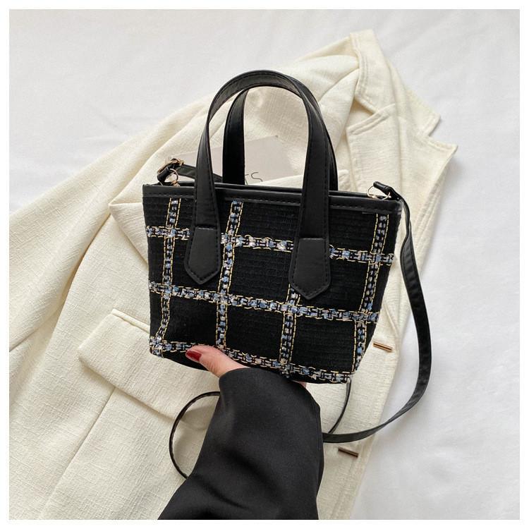 2024 New Fashion Grid Large Capacity Handbag Stylish Casual Tote Bag