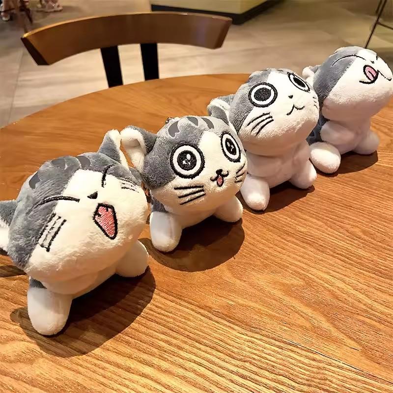 Kawaii Słodki Mini Plusz 10cm Koty Zwierzę Wypchana Lalka Breloczek Styl Instagramowy Wiszący na Torbę Zawieszka do Plecaka Prezent dla Dzieci