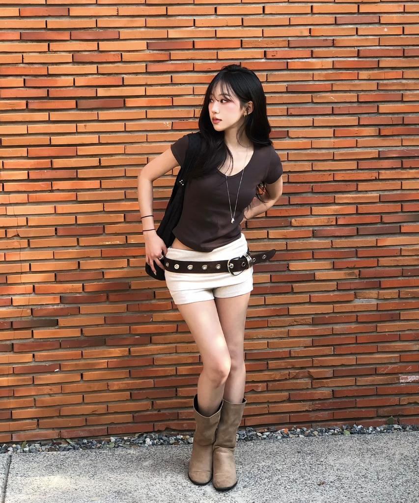 Kyuliti C 90S Line V-Neck Half-Sleeve T-Shirt_Brown