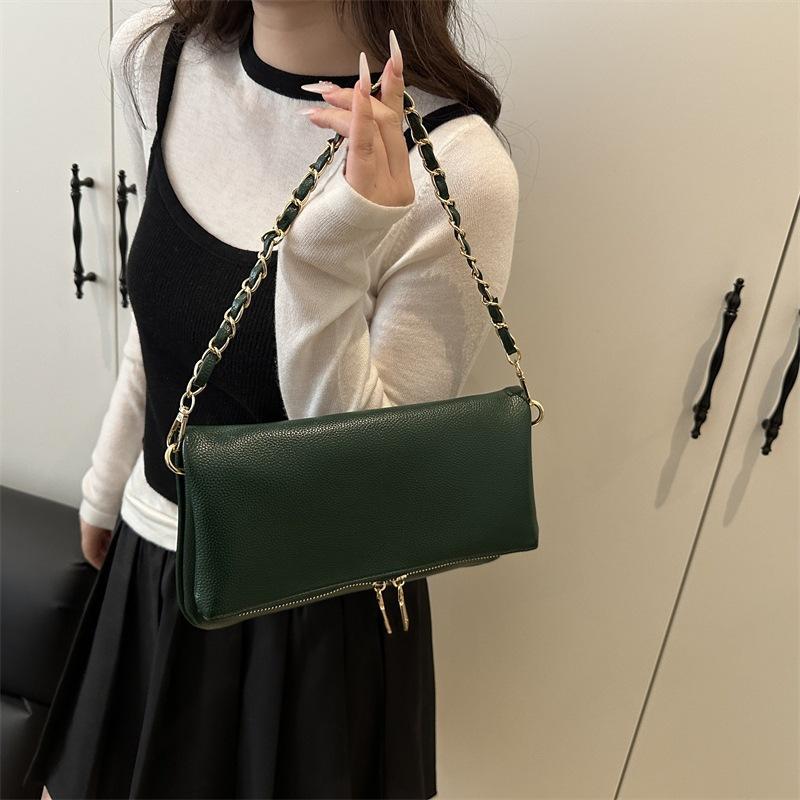 Black PU Leather Retro Shoulder Bag 2026 New Fashionable Women Envelope Bag Casual Outdoor Chain Crossbody Bag