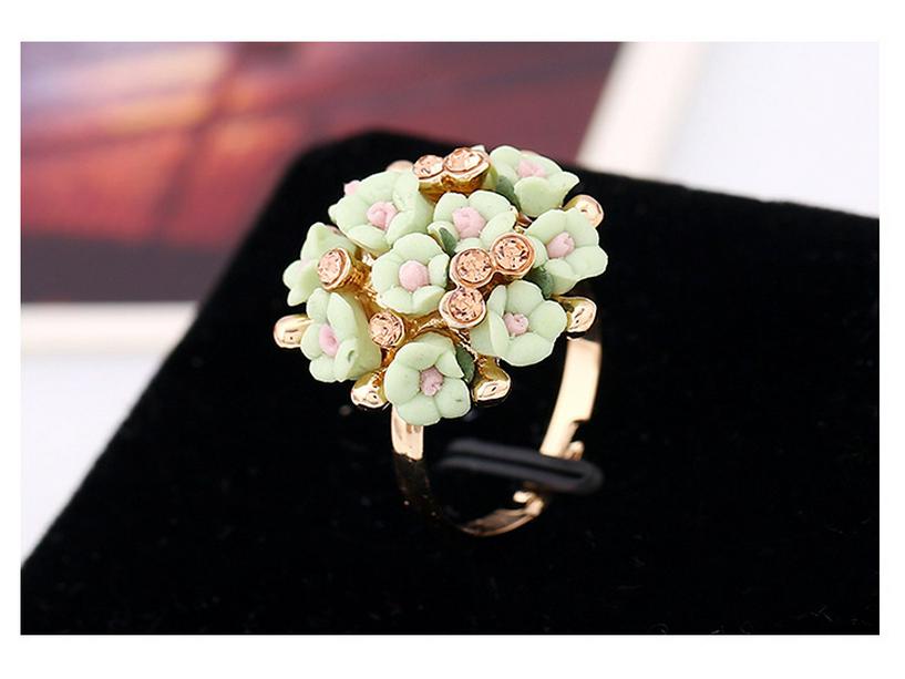 

Женский комплект колец с бриллиантами и керамическим цветком — простой, модный и уникальный Ring