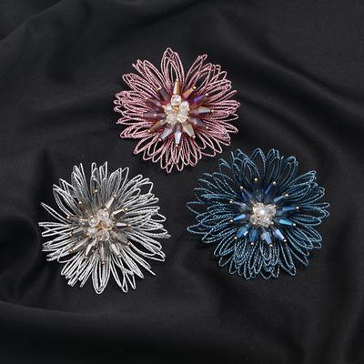Design Sinn Persönlichkeit Kristall Feuerwerk Brosche Damenmode Herbst und Winter Gestrickte Brosche High-End Pullover Pin Kragen Zubehör