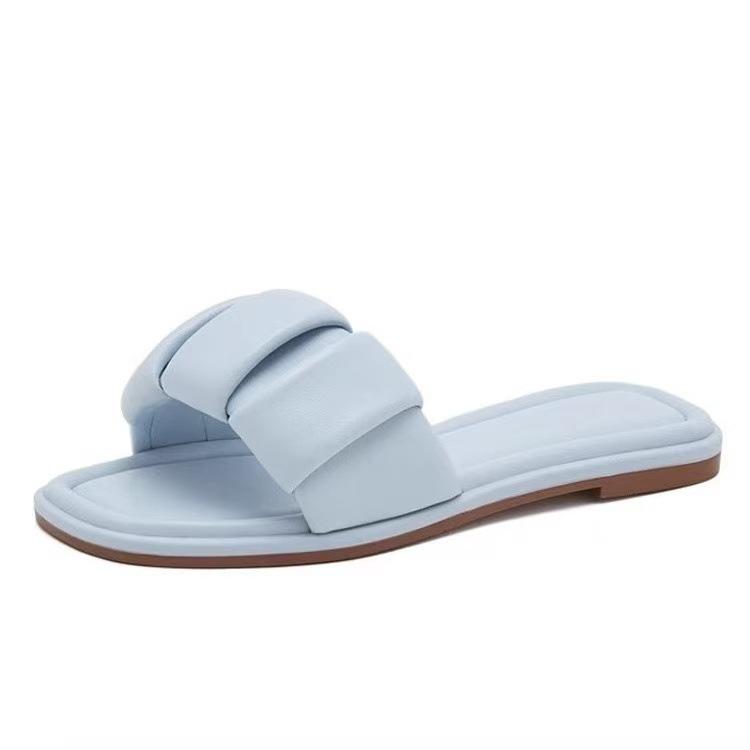 Beautiful cool slippers women's summer wear fashionable versatile skirt new flat beach shoes