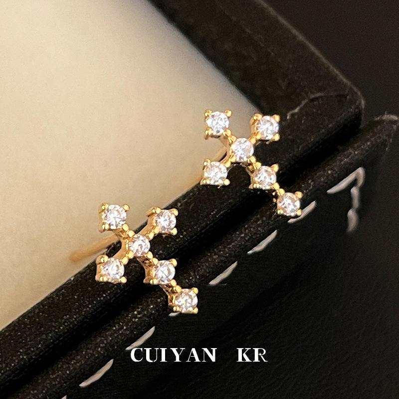 Cui Yan S925 Sterling Silver Cross Stud Earrings with Rhinestones, Light Luxury Japanese-Korean Design, Versatile for Women.
