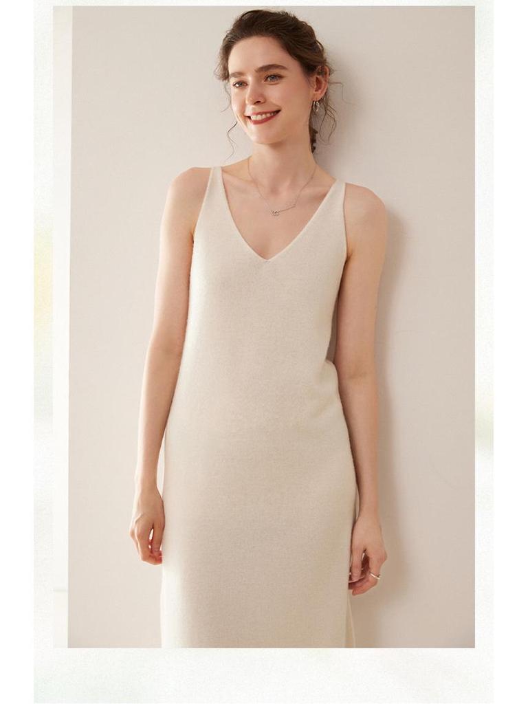 Elegant Korean-Style Knitted Cashmere Dress - Strappy, Slimming, and Luxurious Fashion Staple