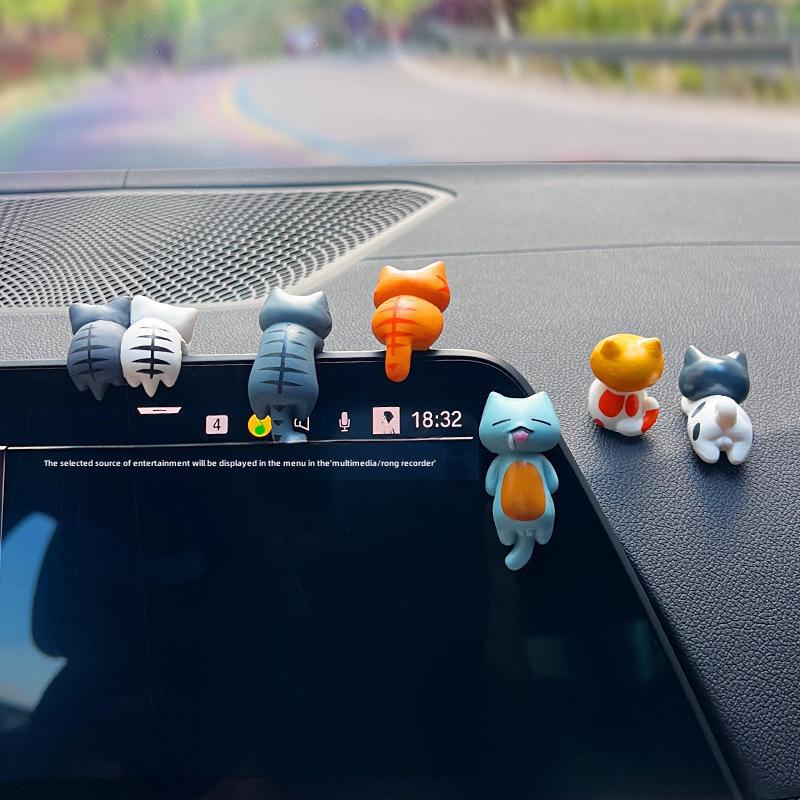 Rear-View Cat Healing Ornament: Cute Cartoon Doll for Car Console Decoration.