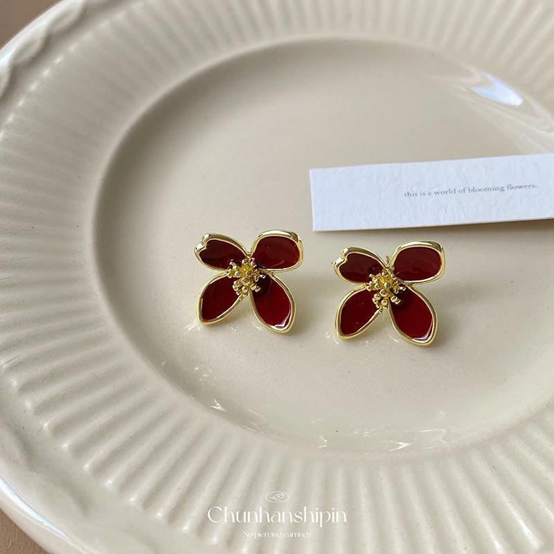 Medieval light luxury high-end temperament Ankola red flower ear clips without holes exquisite earrings fashionable commuter earrings