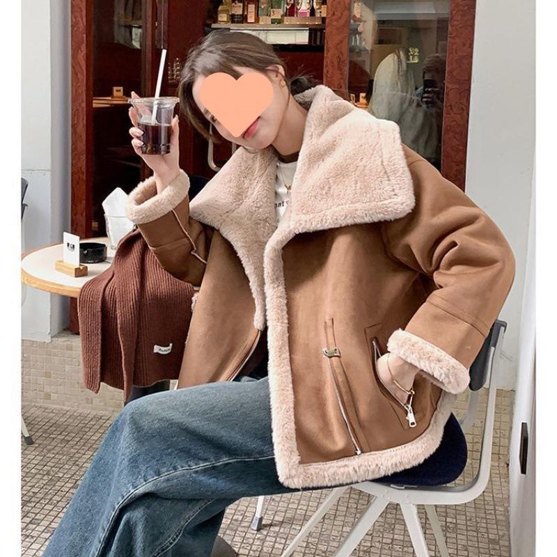 Short Fur Integrated Lamb Wool Jacket 2024 New Winter Thickened Small Locomotive Fur Jacket Integrated