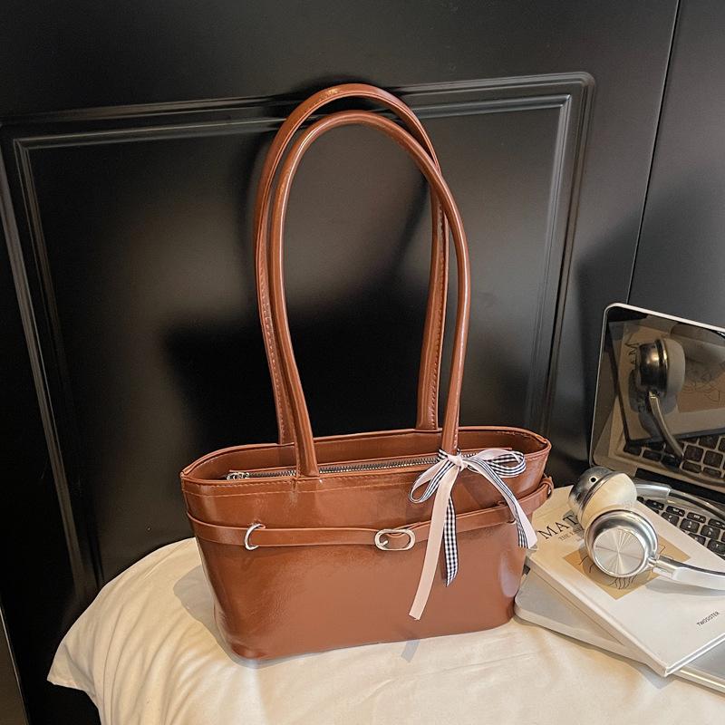 High-end Fashion Tote Small Square Bag Autumn New Simple Casual Shoulder Bag Commuter Armpit Bag