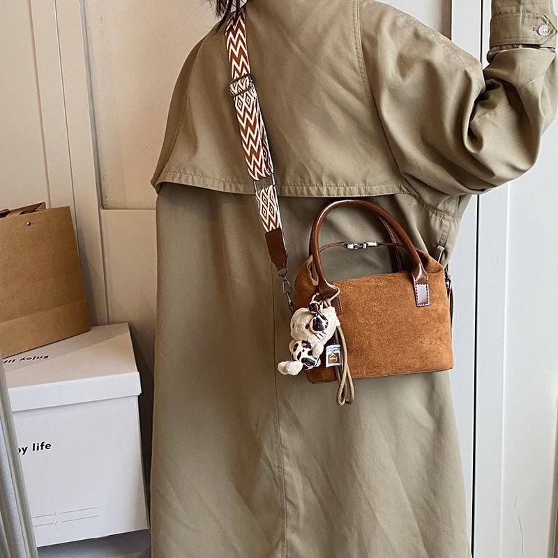 Frosted texture Boston bowling bag women's high-end niche design commuter versatile messenger bag