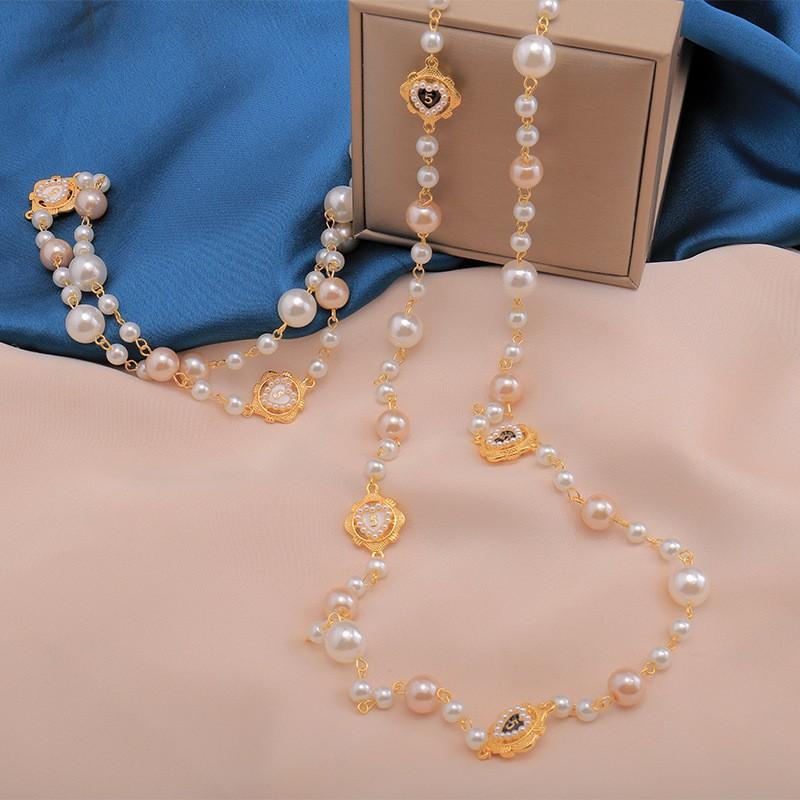 Women's Long Multi Layer Wrapped Pearl Necklace Vintage Elegant Heart Shape Crystal Sweater Chain Versatile Chic French Style