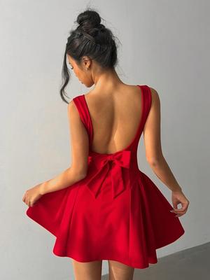 Women's 2026 Summer Slim-Fit Red Evening Gown with Open Back and Spaghetti Straps
