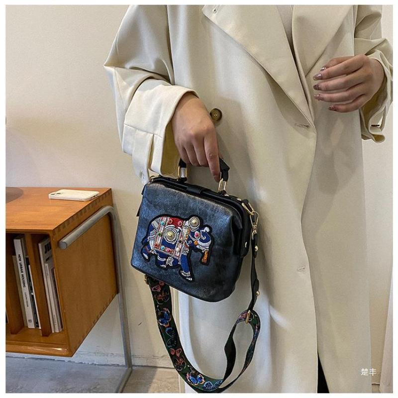 Vintage Embroidery Elephant Women's Handbags Soft PU Leather Thailand Exotic Portable Women's Messenger Bag Fashion Female Small Square Crossbody Bags