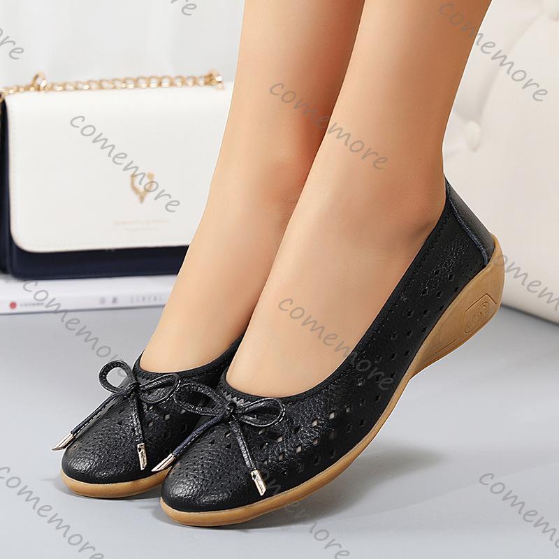 Móda Comemore Letní nazouvací baleríny Dírkované Pohodlné Dámské boty Kůže Měkká podrážka Klínky Ležérní Jednobarevné Dámské Jednoduché boty