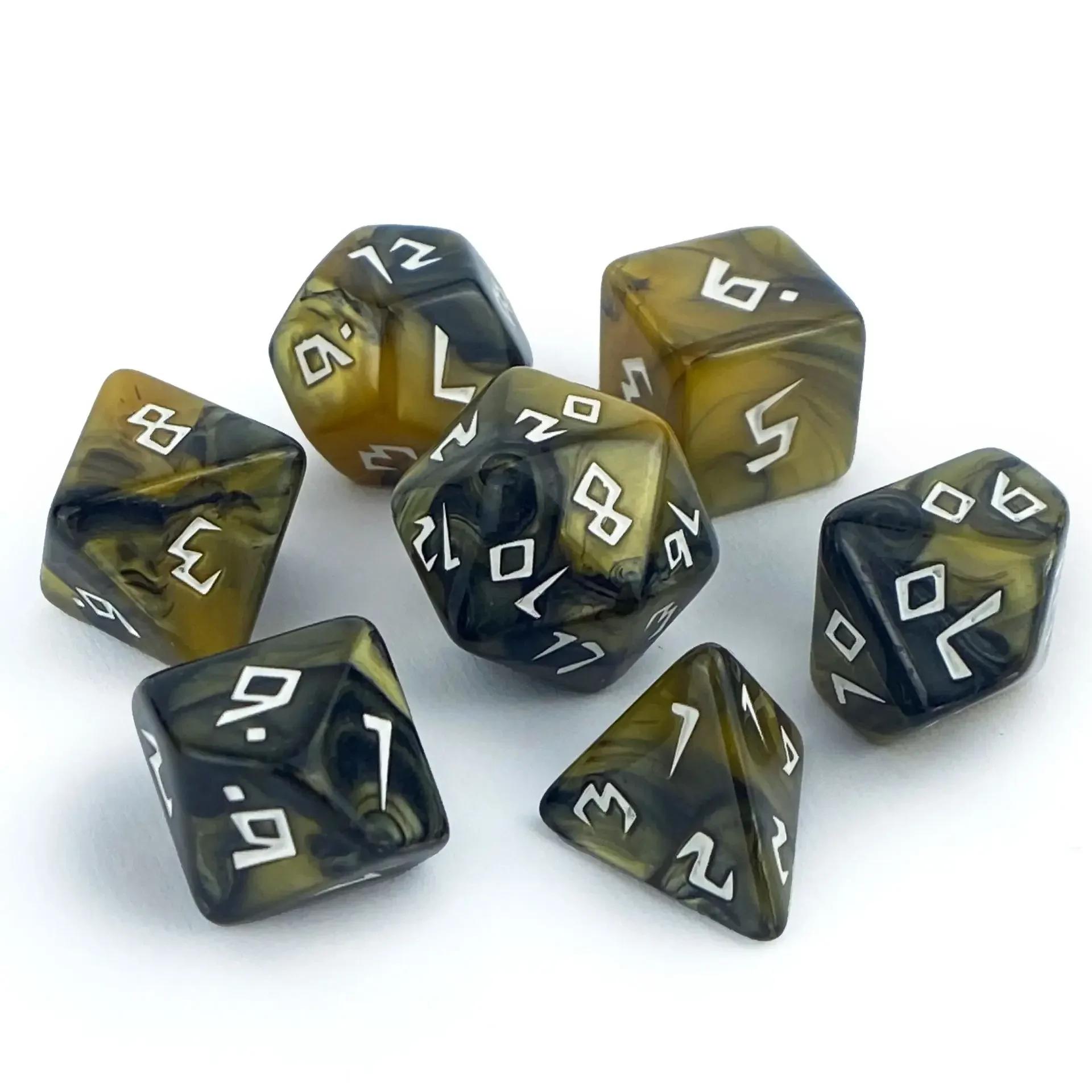 

7 шт./набір COC двоколірних акрилових багатогранних кубиків для DND Rpg Cthulhu Dice Настільна гра Running Group Number Dice Set