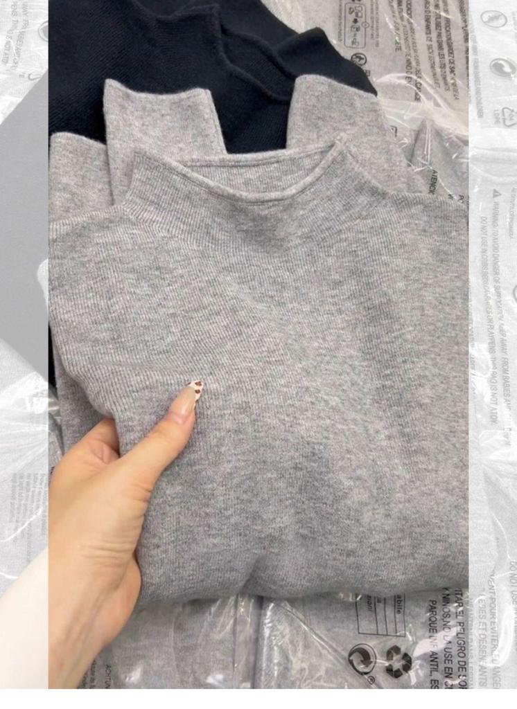 Don't Miss Out! Women's Slim-Fit High-Neck Grey Sweater with Base Layer – Warm, Knitted Autumn/Winter Style Top.