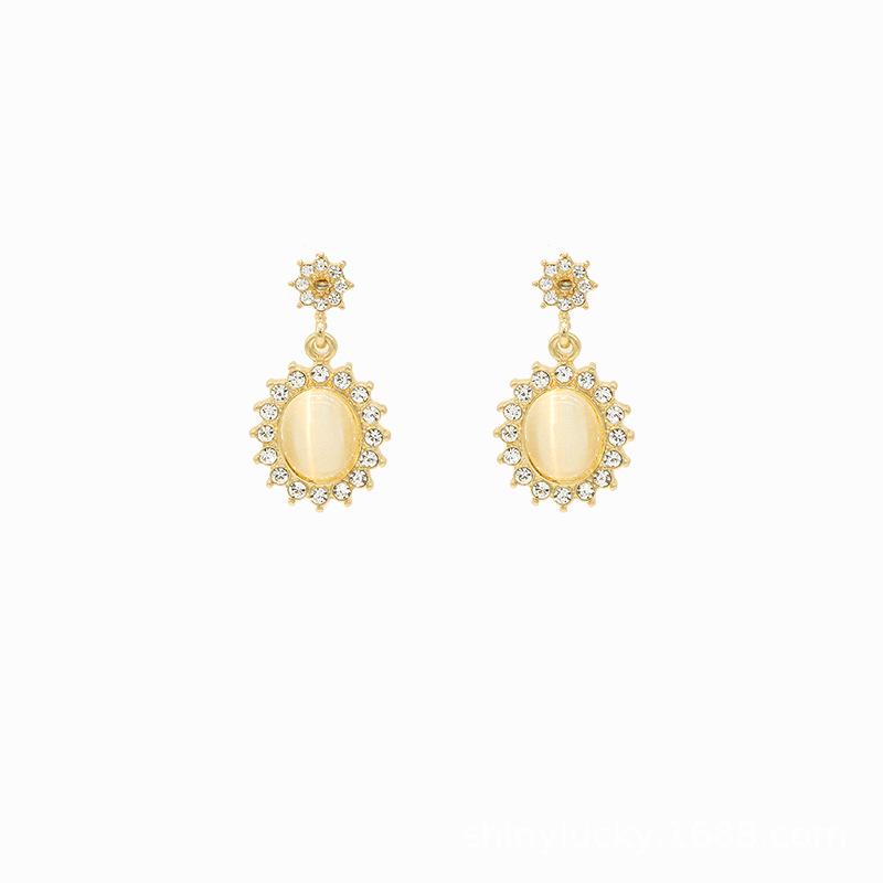 Retro Court Elegant Morning Ray Faux Cat s Eye Diamond-Stud Earrings