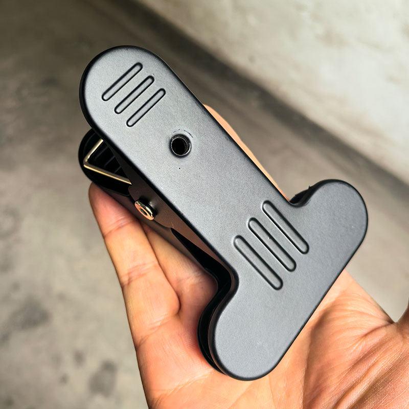 Universal Metal Phone Clamp Stand for Desktop Broadcasting