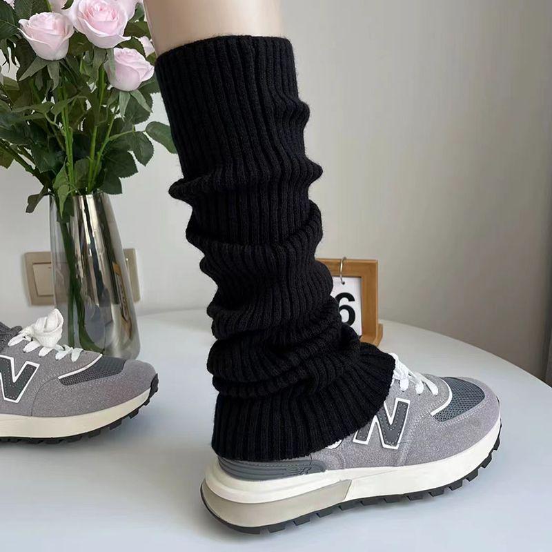 Japanese Style Metal Logo Milky White Cashmere Leg Warmers for Women, Autumn/Winter, American Retro Coffee Brown Fold-Over Slouchy Leg Warmers