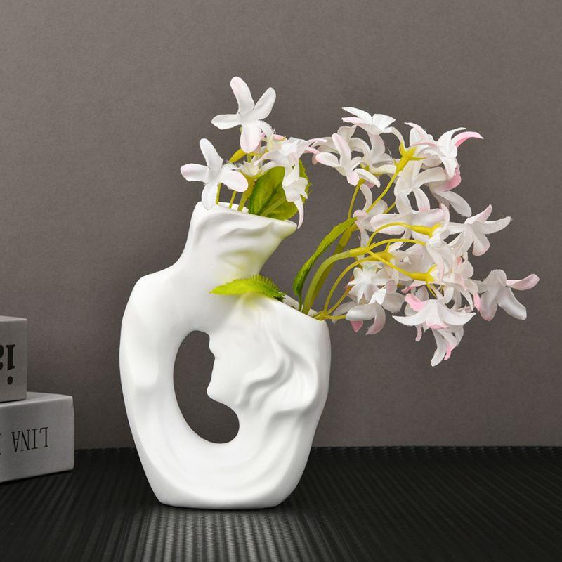 Resin Vase, Modern Design, Women's Vase, Small Decorative Vase, Suitable for Placing On the Desktop, This Product Can Be Placed