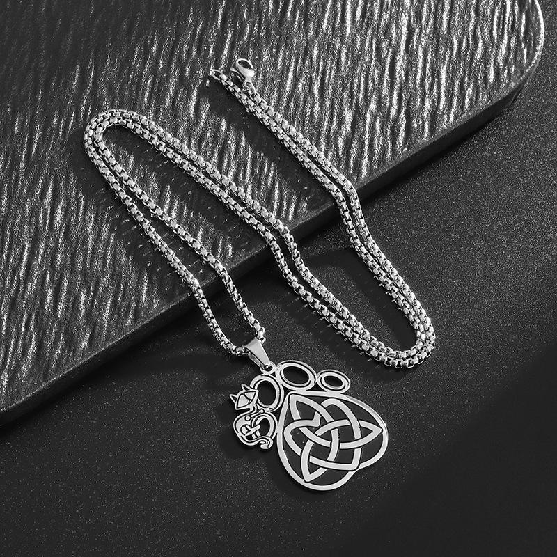 Novo Pingente Estético Europeu e Americano de Coração de Gato Nó de Bruxa Gato Vazio Garra Aço Titânio Colar Joia