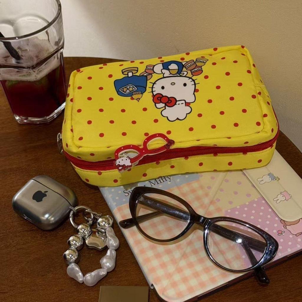 Hello Kitty Large Capacity Canvas Makeup Clutch for Women