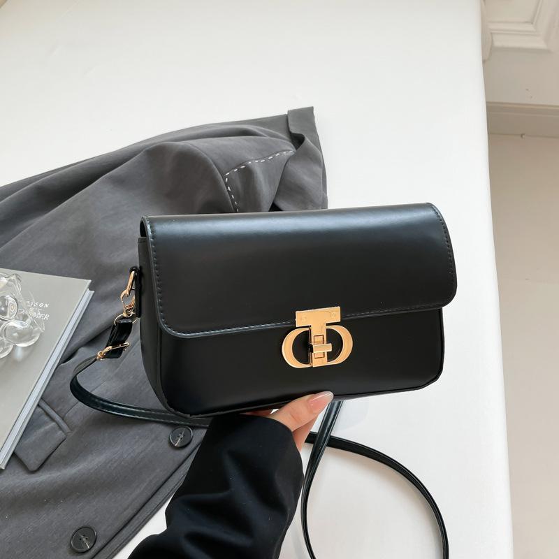 

New high-end texture temperament versatile practical leisure daily commuting fashion trend single shoulder messenger bag women чорний