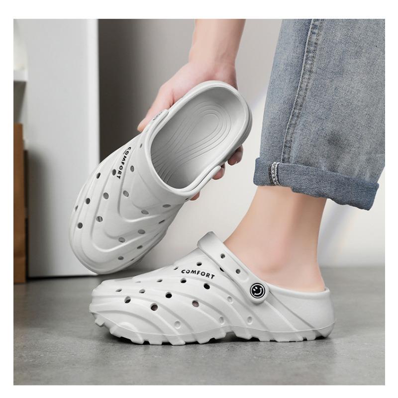 Shit-feeling Hole Shoes for Men and Women, New Summer Outdoor Beach Slippers, Home Indoor Sandals, Soft-soled Slippers