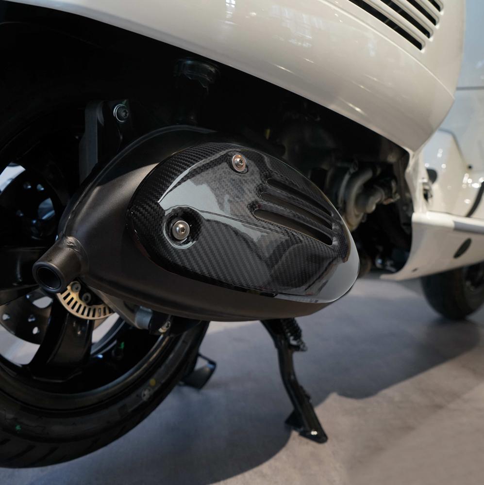 Carbon Fiber Motorcycle Exhaust Pipe Protection Cover for VESPA GTS GTV GTE 125 250 300 2013-2023