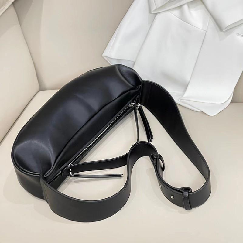 Wide Shoulder Straps Cross-section Chest Bag Single Underarm Women's 2025 New Fashionable All-matching High-texture Moon