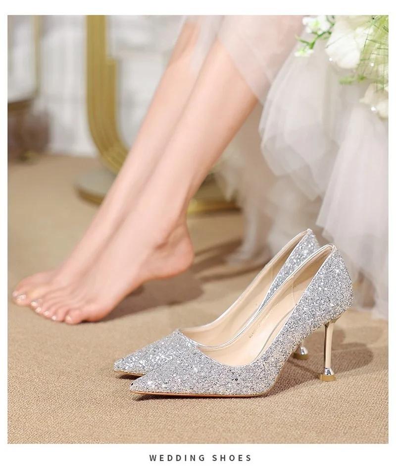 

Мода 2025 Новые Женские Туфли-Лодочки Высокий Тонкий Каблук Металлический Острый Носок Мелкие Сексуальные Женские Блестящие Свадебные Свадебные Женские Туфли Белые Высокие Каблуки 39