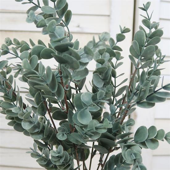 Wunderschöne Kunstpflanze, lebendig, tragbar, voller Vitalität