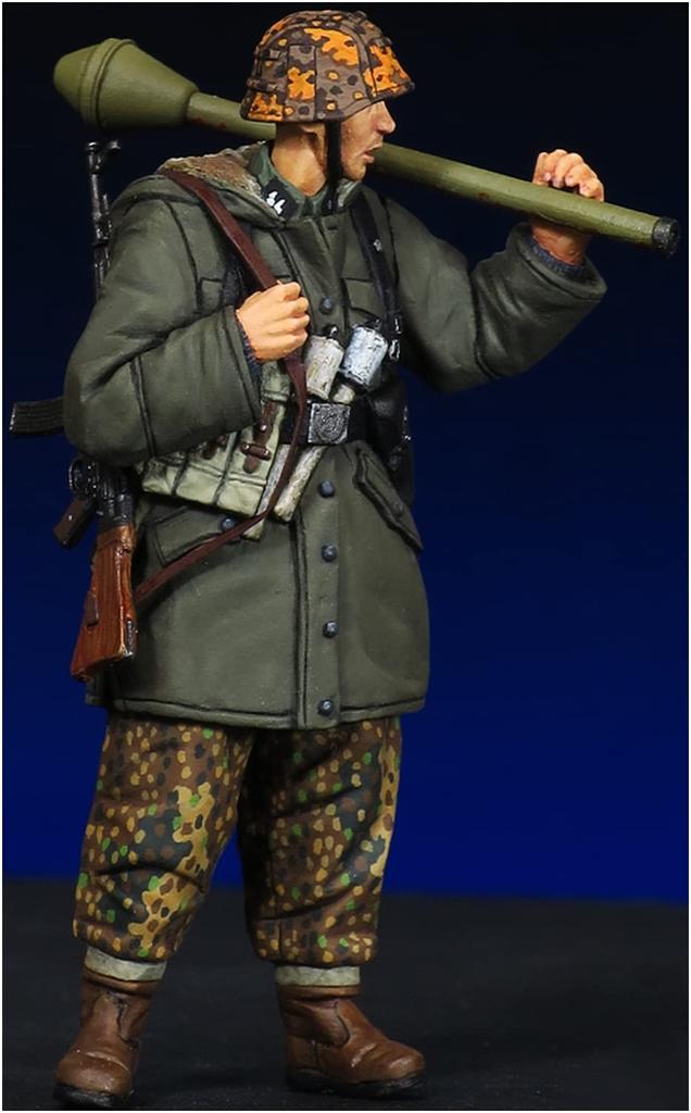 Rad Miniature WWII German Waffen SS Grenadier StG44 Assault Rifle Panzerfaust Resin Kit RDM35049 1/35 & 60/100 1944-45