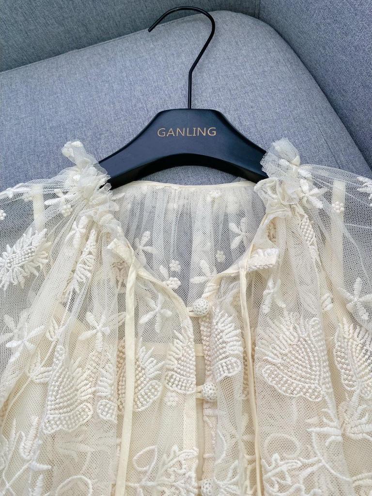 Off-White Romantic Retro Lace Flower Embroidered Mesh Shawl Top