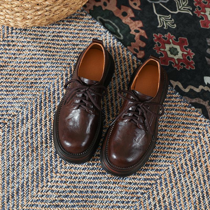 Små skinnsko dame 2025 vår snøresko retro britisk stil rund tå tykk hæl enkeltsko high-end polerte loafers