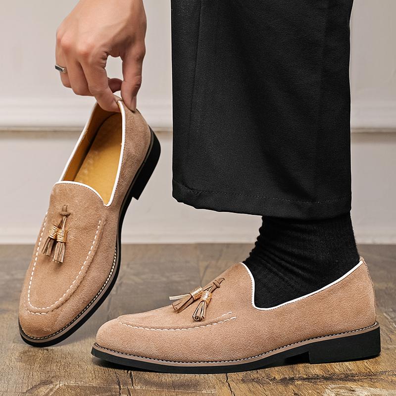 Fashion Fashion Brand Mens Tassel Suede Slip on  Driving Shoes Designer Mens Moccasins Retro Pointed Banquet Social  one legged   Shoes