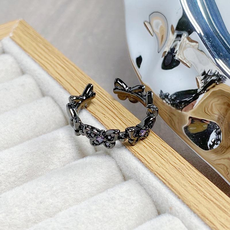 Iris Butterfly Thorn Love Dark Personality Zir*****Pen Ring Purple Diamond Stacked Wearing Niche Punk Ring Woman