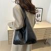 Trendy Street Style Medium Size Tote Bag With Soft Pu Material For Daily Use