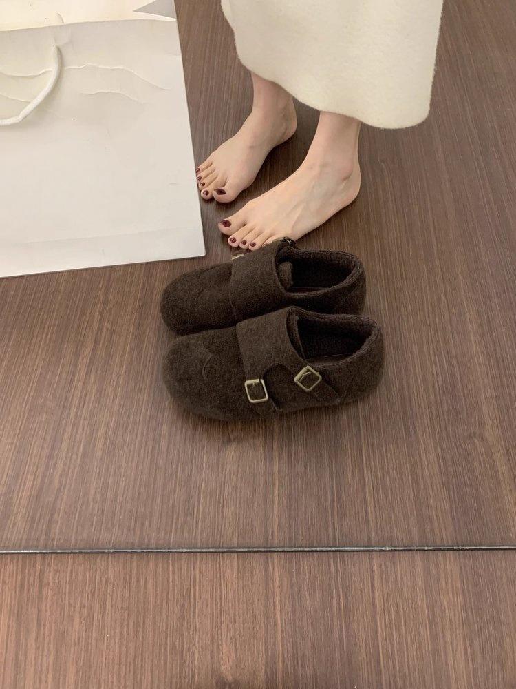 

Brock small leather shoes carved loafers women s British style small leather shoes velvet single shoes 40