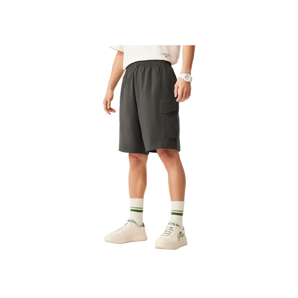 Li Ning Sports Lifestyle Series Solid Color Mid Waist Breathable Versatile Straight Leg Cargo Shorts Men Shorts Graphite-Grey AKSV409-2