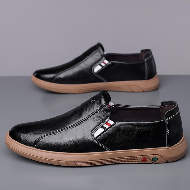 Fashionable Brand high quality Round headed slip on leather shoes Flat Bottomed Men Handmade comfortable Travel Driving loafers