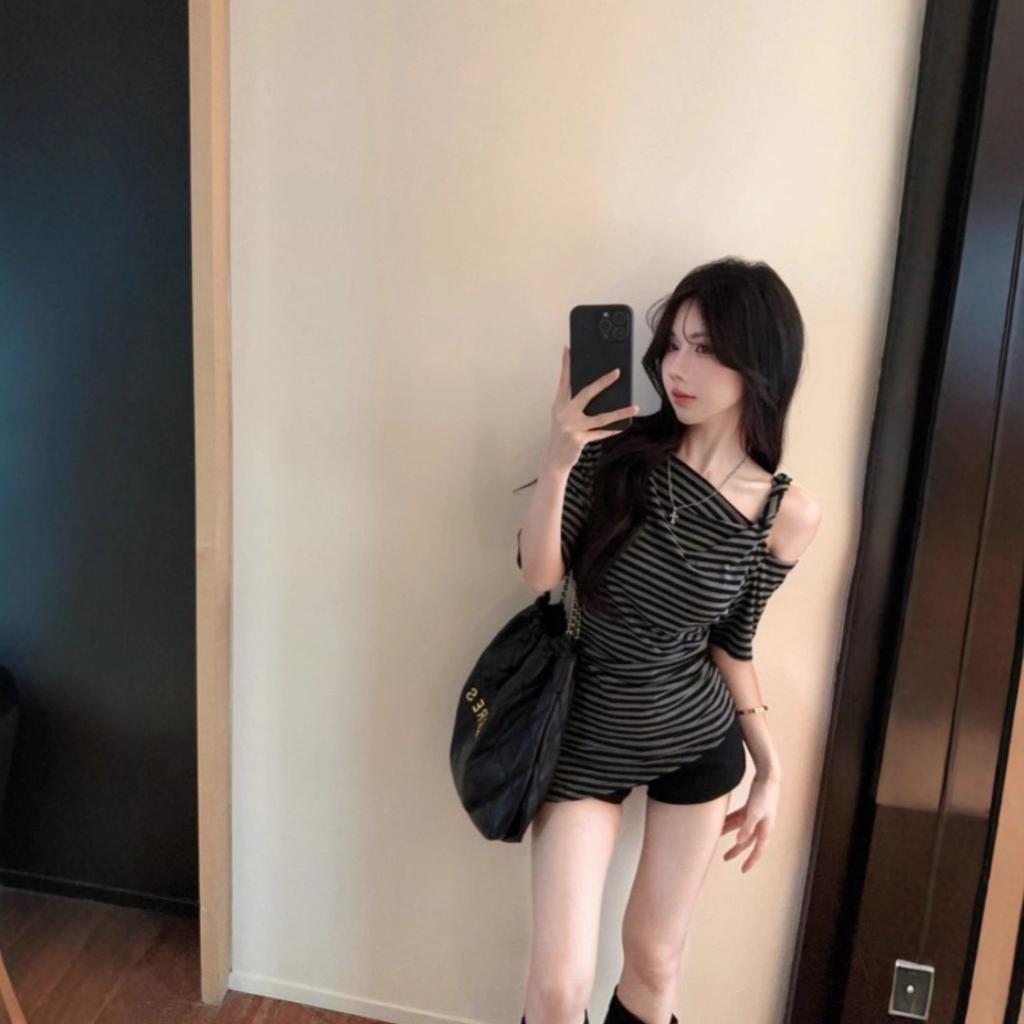 Sexy Spice Girl Slant Shoulder Contrasting Striped Short Sleeve T-Shirt Women's Summer New Slim Skinny Irregular Foreign Top