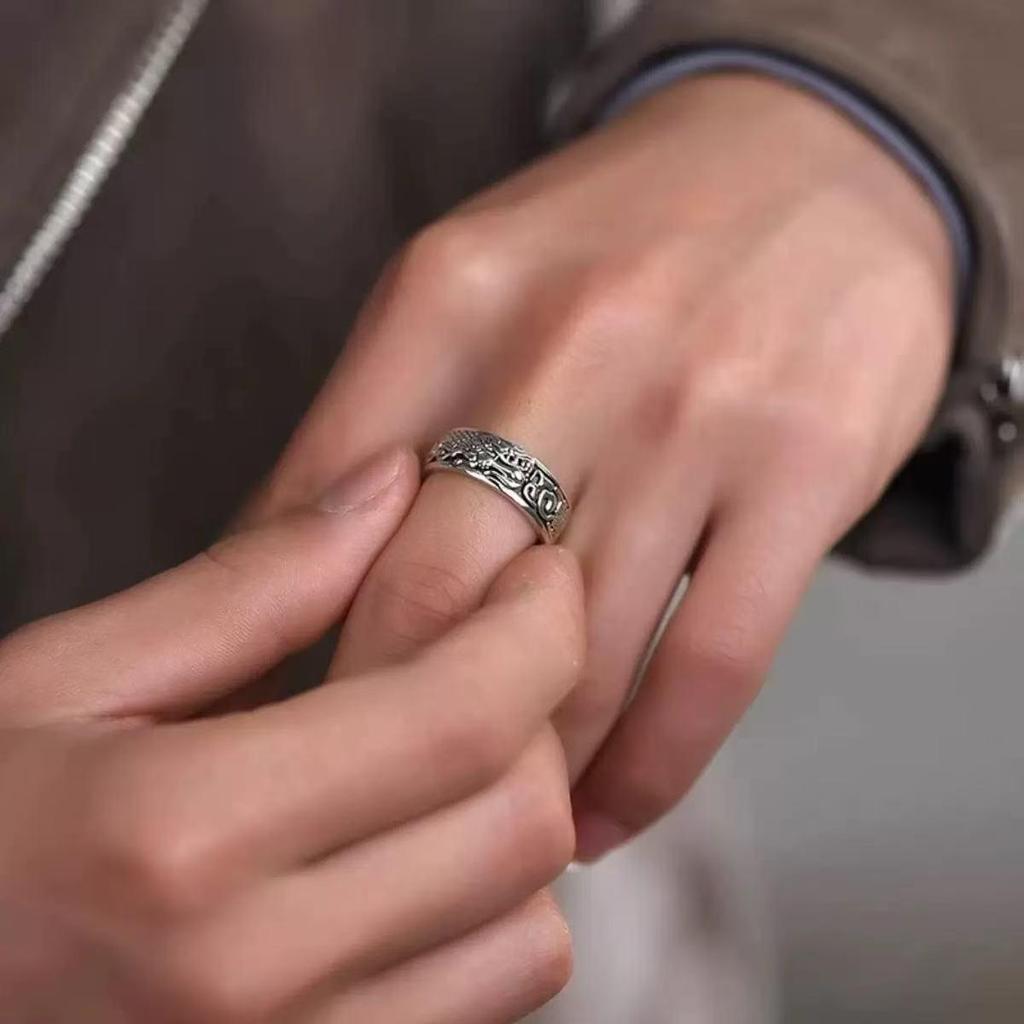 Versatile Retro Chinese Dragon Pattern Ring for Men - Ethnic, Dominant, Trendy Design, Perfect for the Index Finger.