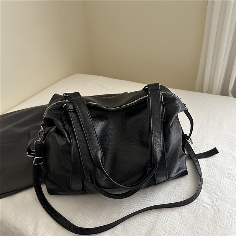

Spacious Faux Leather Tote Bag Zipper Closure Shoulder Handbag for Women чёрный