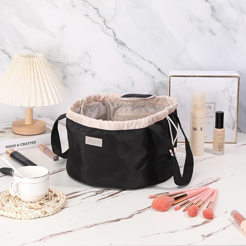 

Удобная переносная косметичка с большой вместимостью и креативным шнурком для многофункционального хранения в дороге 6*18*30cm