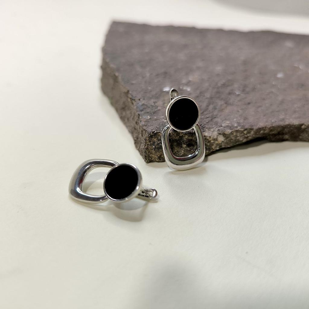 Silver Earrings with Natural Onyx (60002116)