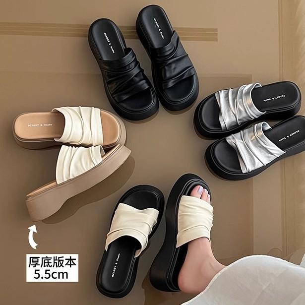 2025 new summer muffin thick-soled cover toe cool slippers outside women's shoes beach casual versatile silver slippers