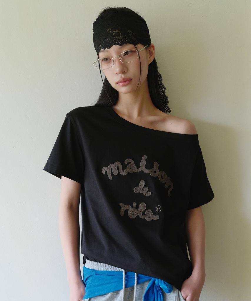 ROLAROLA Maison De Rola Embroidery Off Shoulder T-Shirt Black